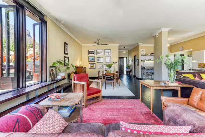 To Let 4 Bedroom Property for Rent in Tamboerskloof Western Cape